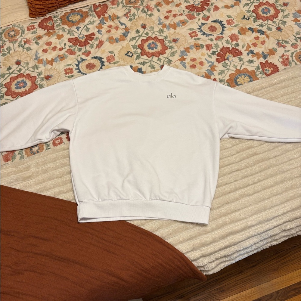 ALO Women’s White Crewneck Sweatshirt - Picture 2 of 3